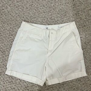 Gap -women white shorts size 4